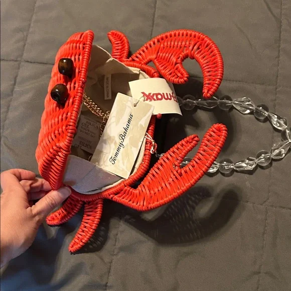Adorable Red Crab Woven Handbag - Picture 5 of 6